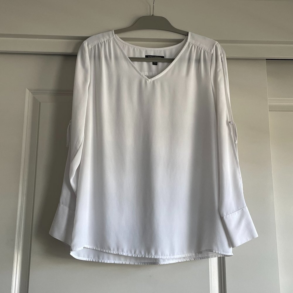 Banana Republic White long sleeve blouse